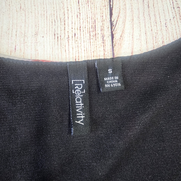 Relativity Multi Color Ruffle Sleeveless Top Size Small - Picture 2 of 15